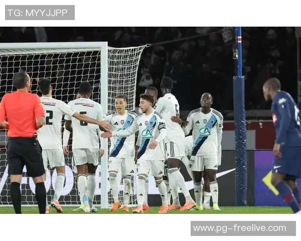 中超惊现冷门巴黎圣日耳曼与拜仁激战成和点球大战引发全场狂欢